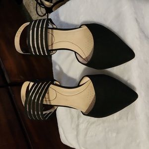 LIFESTRIDE suede sz 10 BLACK LADIES suede upper with pointed toe. FLEX shoe